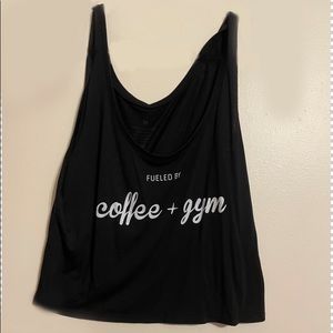 Exercise scoop neck crop tank top